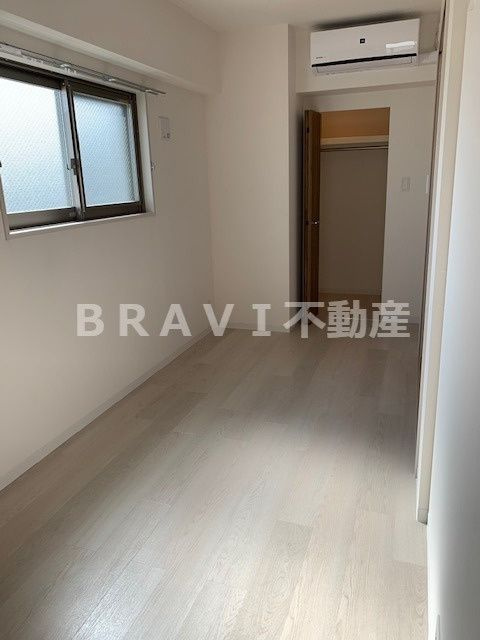 ラ・メゾンヴェール上町　BRAVI不動産の洋室|【ラ・メゾンヴェール上町】落ち着いた色調の寝室です