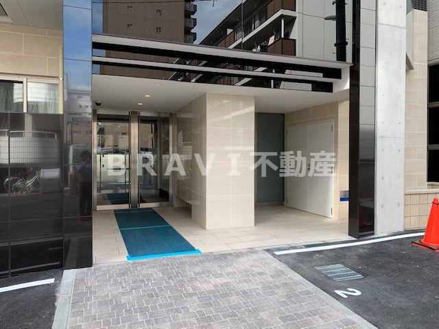 ラ・メゾンヴェール上町　BRAVI不動産のエントランス|【ラ・メゾンヴェール上町】毎日通るエントランスはこのようになっています