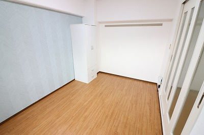 【洋室】 | ドミールあさひ | 落ち着いた色調の洋室です