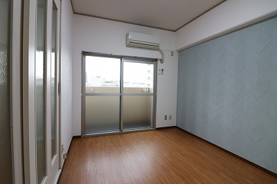 【洋室】 | ドミールあさひ | 個人の部屋や寝室として使える洋室です