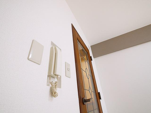 シティーパレス東生駒P-III　Cのセキュリティ|来客に便利なインターホンあります