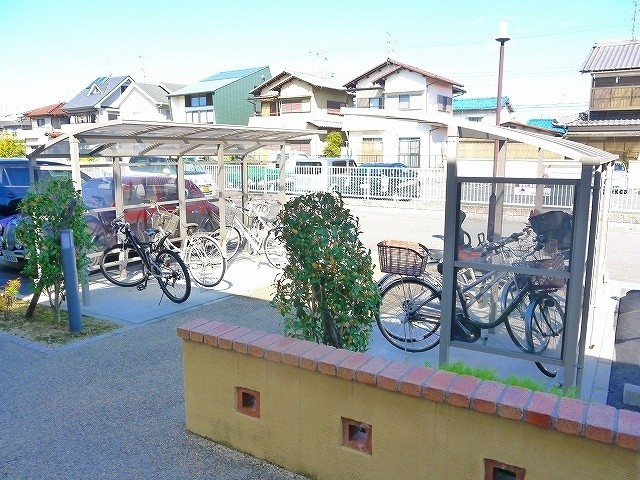 リビングタウン四条大路　Ａ棟のその他共用部分|駐輪場です
