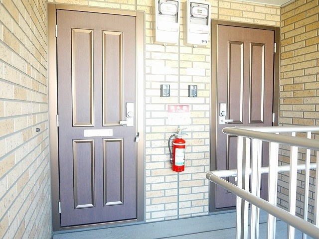 リビングタウン四条大路　Ａ棟の独立洗面台|朝の身支度には欠かせない独立洗面化粧台