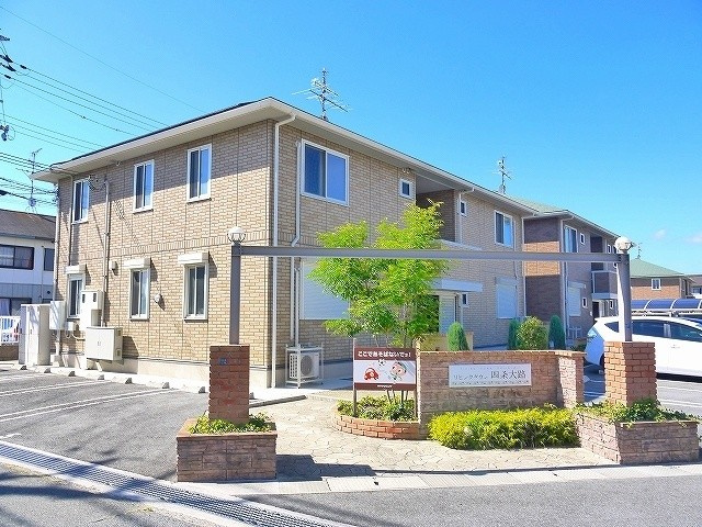 リビングタウン四条大路　Ａ棟の外観|きれいな外観です