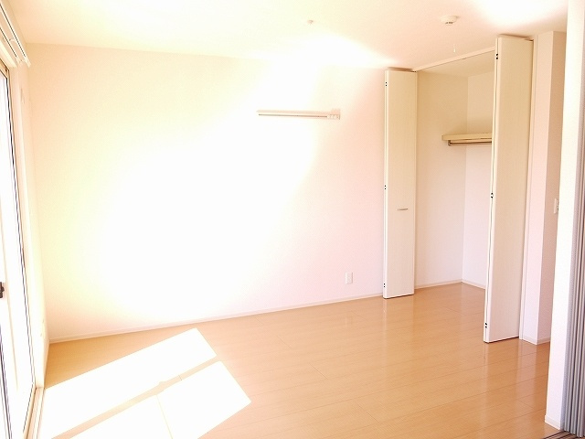 リビングタウン四条大路　Ａ棟の居間・リビング|おしゃれな居間です