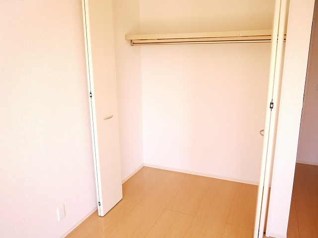 リビングタウン四条大路　Ａ棟の居間・リビング|ゆったり過ごせるリビングです