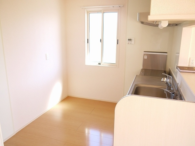 リビングタウン四条大路　Ａ棟の居間・リビング|ゆったり過ごせる居間です