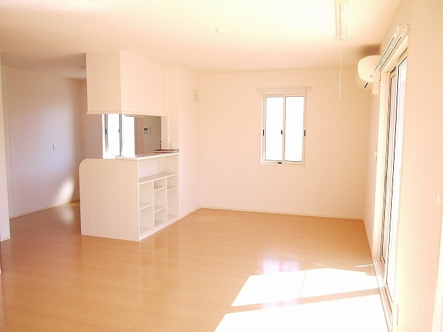 リビングタウン四条大路　Ａ棟の居間・リビング|居間です