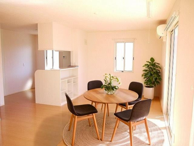 リビングタウン四条大路　Ａ棟の居間・リビング|CGで家具等を配置したもので家具等は含まれません