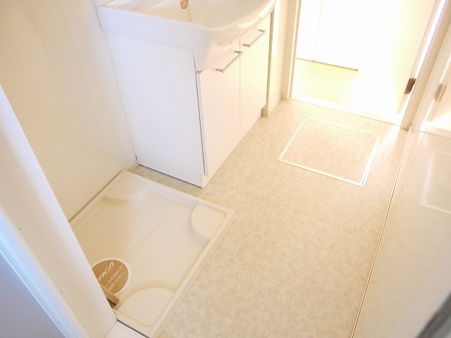 リビングタウン四条大路　Ａ棟の浴室|落ち着いた空間のお風呂です