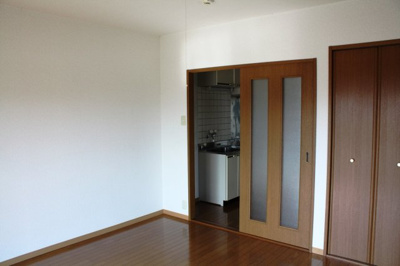 【洋室】 | フラット吉島台 | 使い勝手のいい洋室です