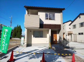 【外観】 | 駐車２台可能！ゆったりとした分譲地内です。すぐに内覧できますので、お気軽にお問合せ下さい！
