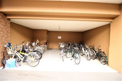 【その他共用部分】 | キラクマンション | 屋根付き駐輪場