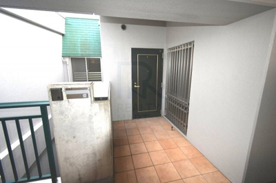 【エントランス】 | マイキャッスル湘南逗子 サンヴェローナ参番館