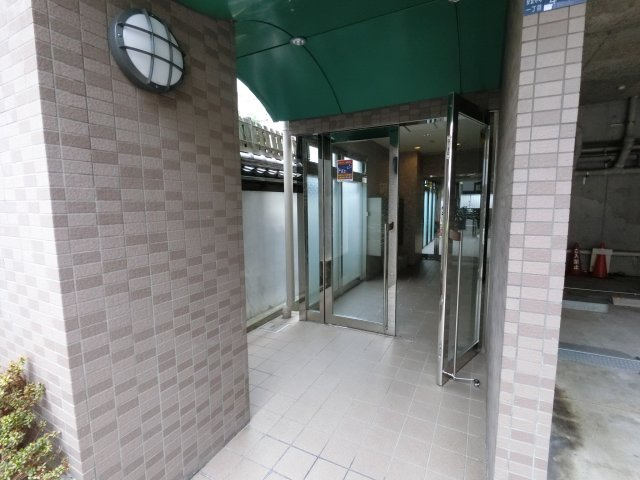 【エントランス】