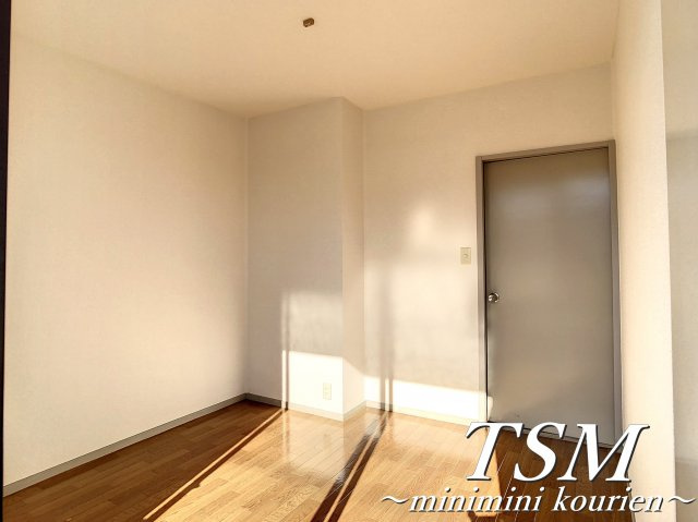 サンビーム元町の洋室