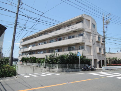 【外観】 | ライオンズマンション鷺沼 | 公園、子育て支援施設が充実！駅前再開発で活気づく街！南東北三方角部屋で日照・通風良好！LDKと一体感のある使いやすいシステムキッチン採用♪