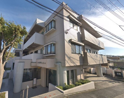 【外観】 | コスモ宮前平ル・ヴェール | 南東角部屋・二面採光のため通風良好！お荷物の出し入れもしやすく、足音等階下の心配のない1階住居につき子育てに適した環境です♪