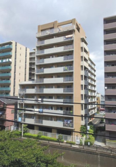 【外観】 | 5階南西角部屋・三面採光につき日照・採光良好。
駅が見える距離感なので忙しい方にもってこいです。
蒲田駅徒歩3分は希少ですよ。
