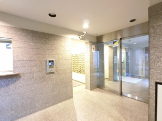【その他共用部分】 | 安心のオートロック付きのマンションです。
駅から近いと防犯設備が気になるところですよね。