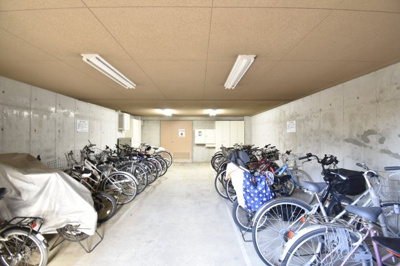 【その他共用部分】 | コスモ横濱山手ヒルズ | バイク置場・駐輪場です。