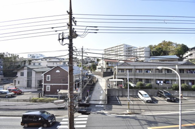 【展望】 | ライオンズマンション大倉山第3 | 物件からの眺望です。
目の前が道路なので開放感があります。