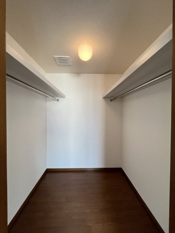 グランシャリオ堀川C棟の収納