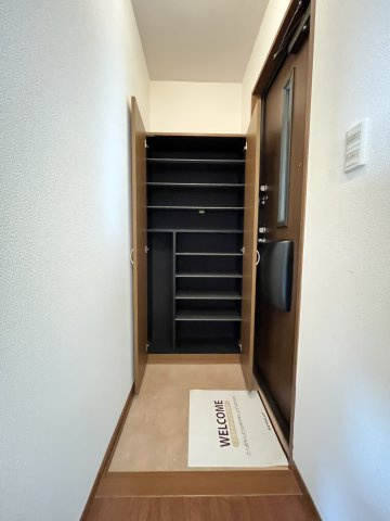 グランシャリオ堀川C棟の収納