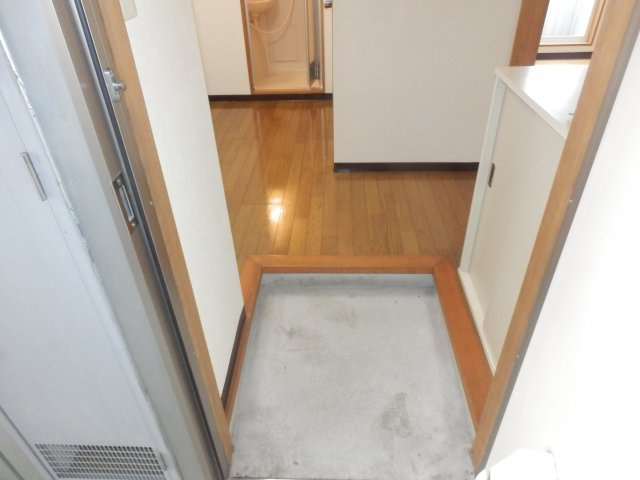 オアシス2の玄関|明るい玄関です
