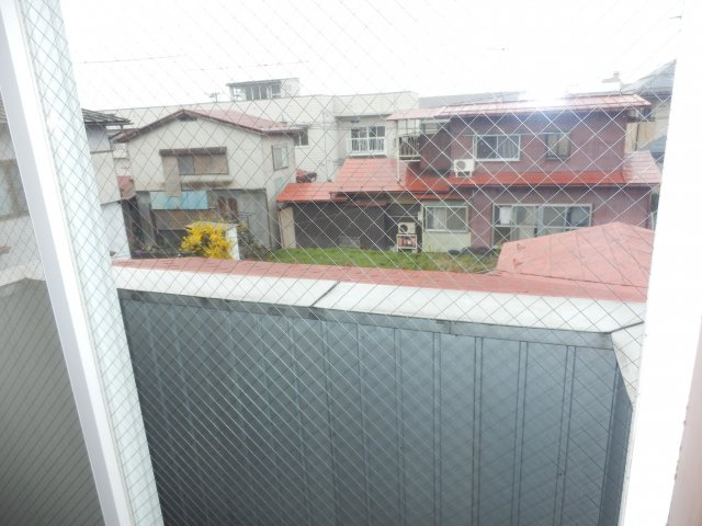 オアシス2のバルコニー|外からの目が気にならないバルコニーで洗濯物が干せます