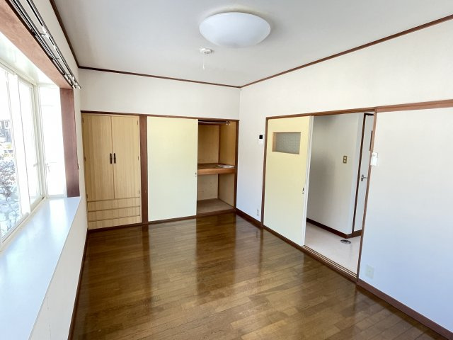 コーポフレンズの洋室|明るい洋室です