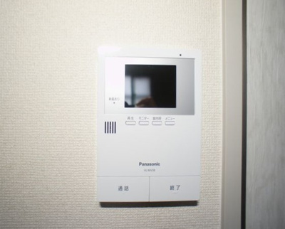 【セキュリティ】 | ラフォーレ・マルベリＢ | 訪問者の確認ができるTVドアホン付きです♪