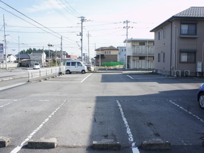 【駐車場】 | ラフォーレ・マルベリＢ | 駐車場2台込みです♪