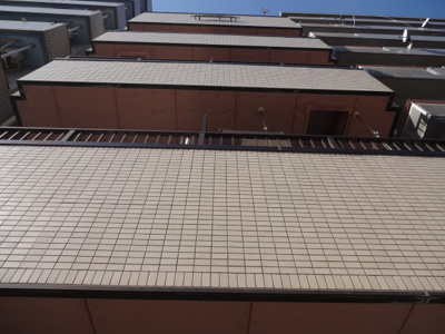 【外観】 | 深澤ビル | 深澤ビル　鶯谷駅から徒歩３分・入谷駅から徒歩１０分の好立地！コンビニ近くで買い物便利！４階建ての白いタイル張りのマンション！鶯谷駅北口改札出て、そのまま真っ直ぐ歩いた尾久橋通り沿いの物件です。