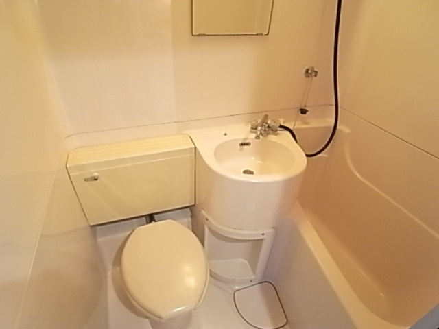 ネオダイキョー神戸元町の浴室