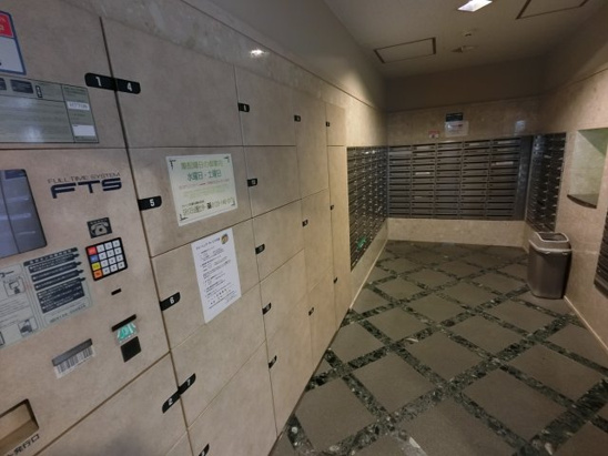 【エントランス】