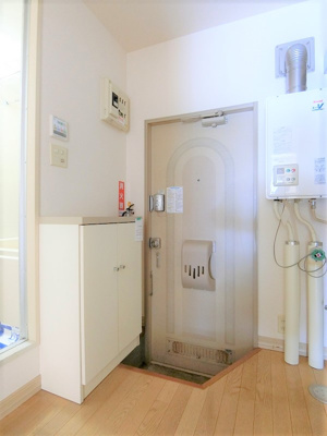 【玄関】 | ユーロハイツ名須川