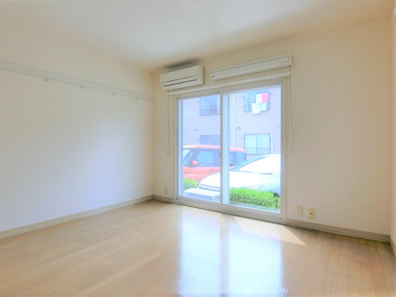 ユーロハイツ名須川の居間・リビング