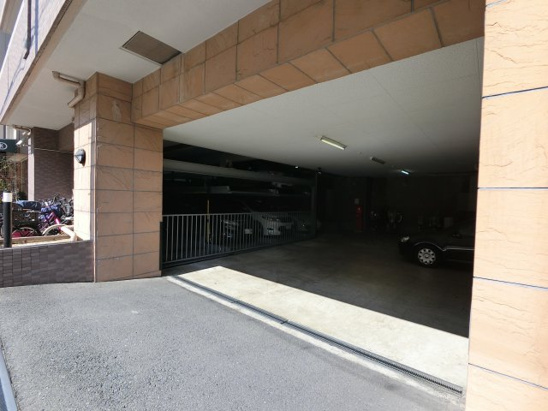 【エントランス】