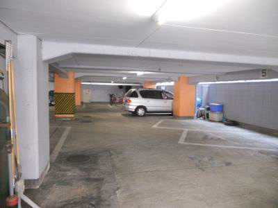 賀陽コーポラスの駐車場
