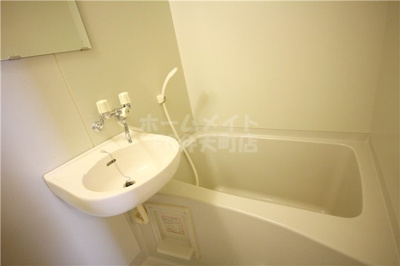 【浴室】 | ソレイユIII | 落ち着いた空間のお風呂です