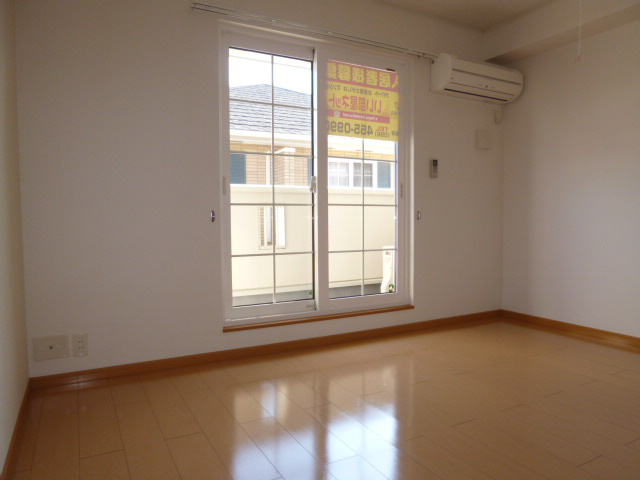 カーサアヴェニューＥの居間・リビング