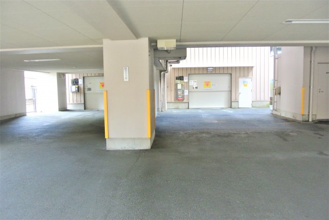 サンリヤン花畑の駐車場|駐車場入り口です