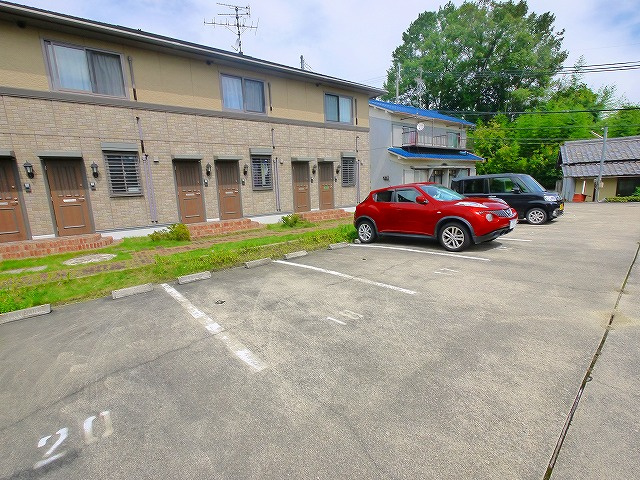 ラ・アンジュの駐車場|駐車スペースもあります