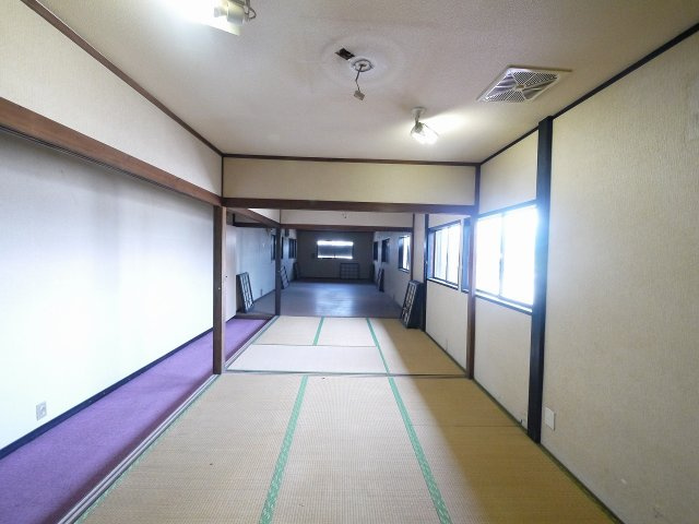 トレフビルテナントビルの内装