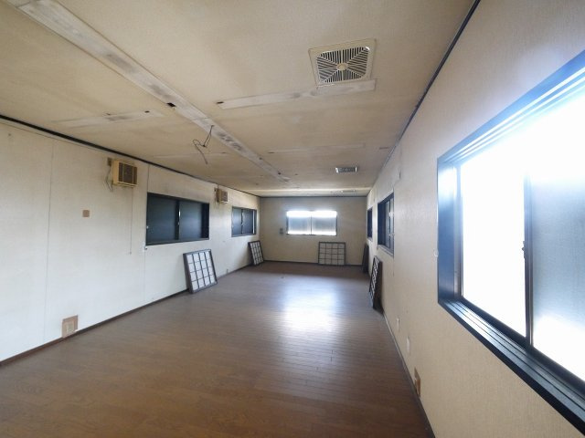 トレフビルテナントビルの内装