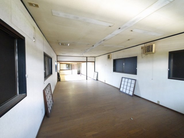 トレフビルテナントビルの内装