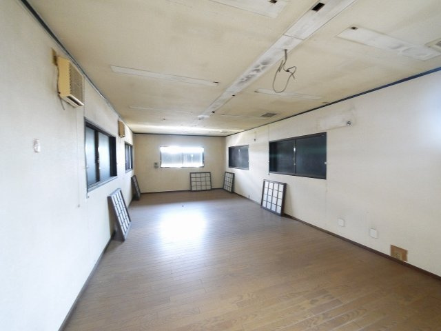 トレフビルテナントビルの内装