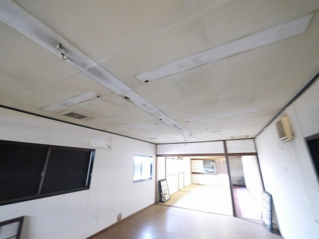 トレフビルテナントビルの内装