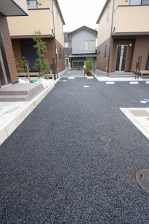 【駐車場】 | 縦列駐車場2台無料です！近隣に外部の駐車場が少ないので大きなアドバンテージになると思います！管理：大興住建